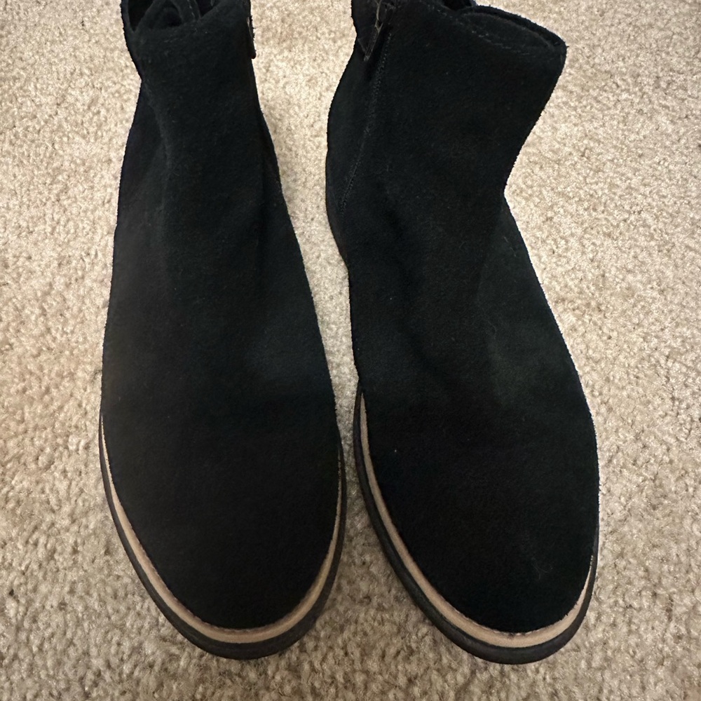 Clarks Collection Women's 7 M Sharon Spring Boot Black Suede Wedge Side Zip Shoe - Picture 2 of 8